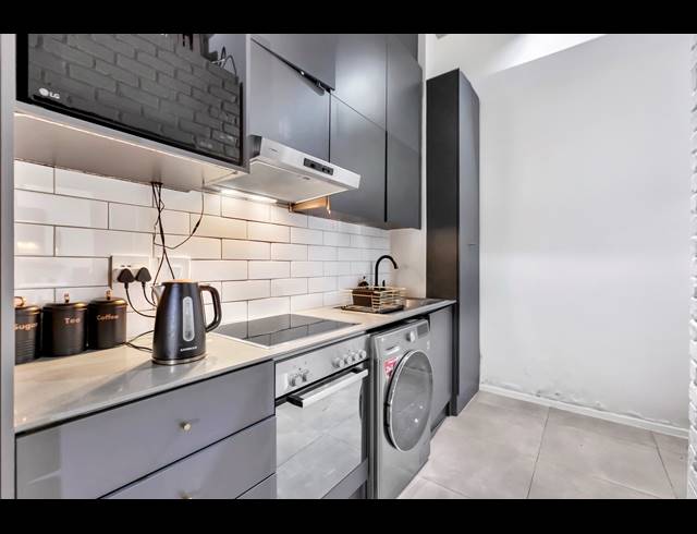 1 BEDROOM APARTMENT FOR SALE IN SANDOWN